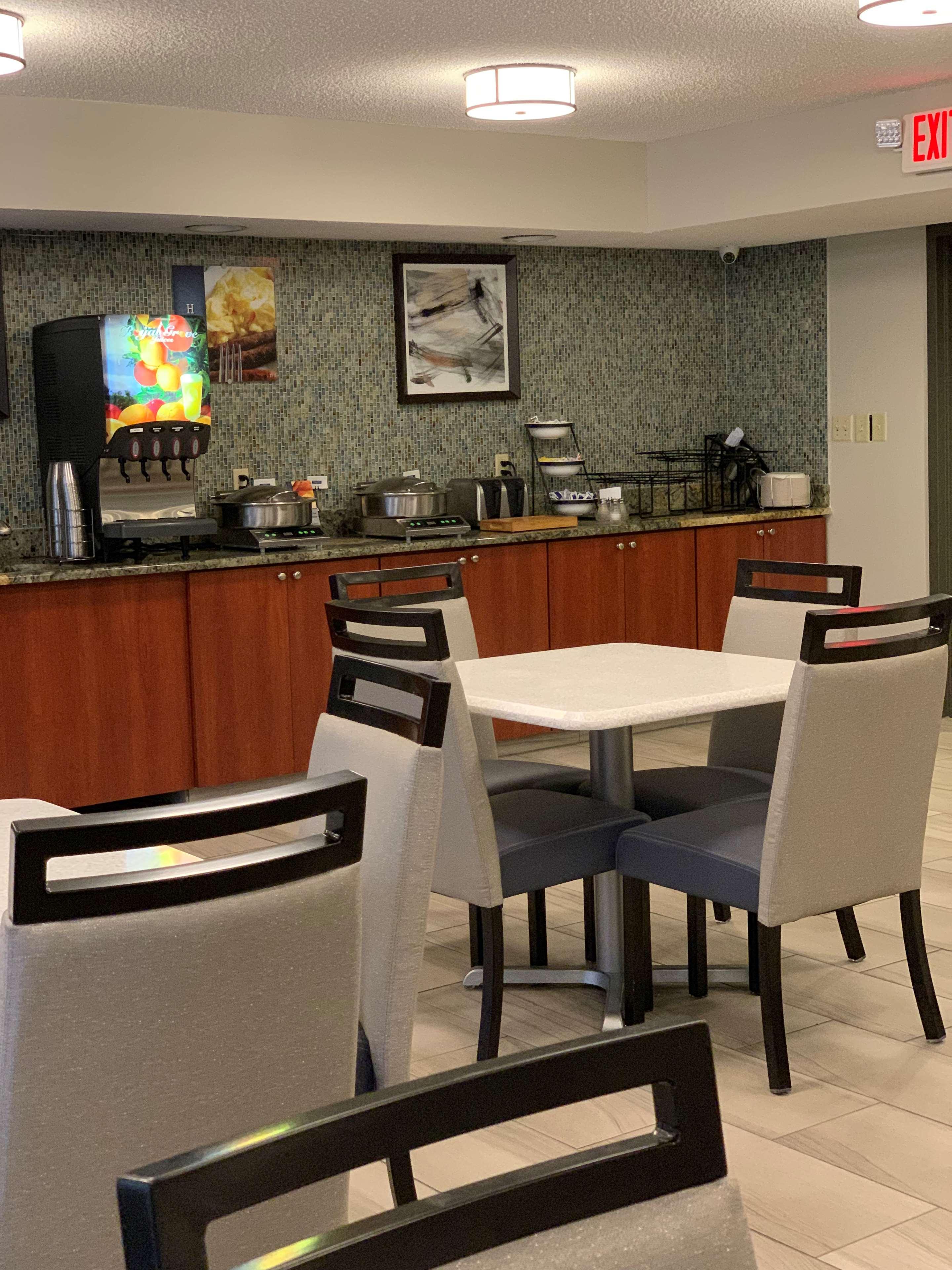 塔拉哈西贝斯特韦斯特市中心套房酒店 外观 照片