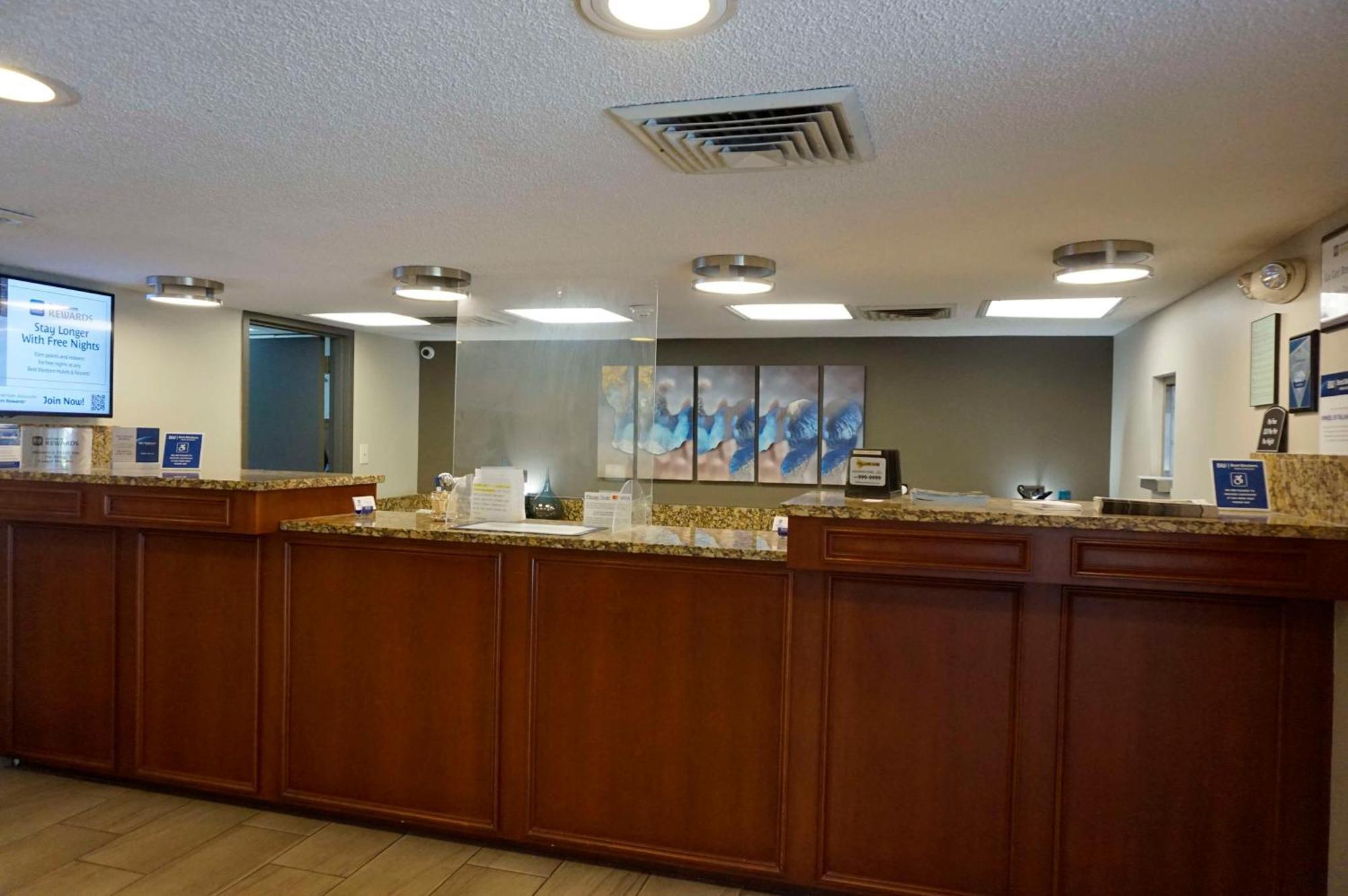 塔拉哈西贝斯特韦斯特市中心套房酒店 外观 照片